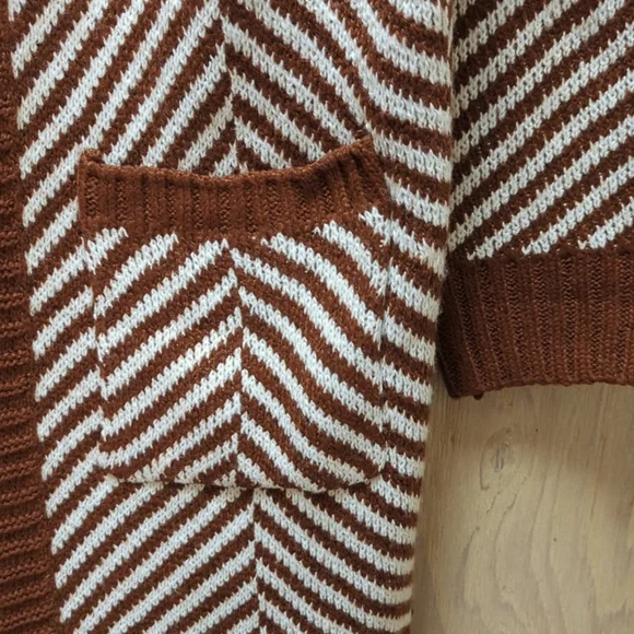 Stitch Fix Fortune & Ivy  Brown and White Herringbone Open Cardigan size M - Picture 4 of 4